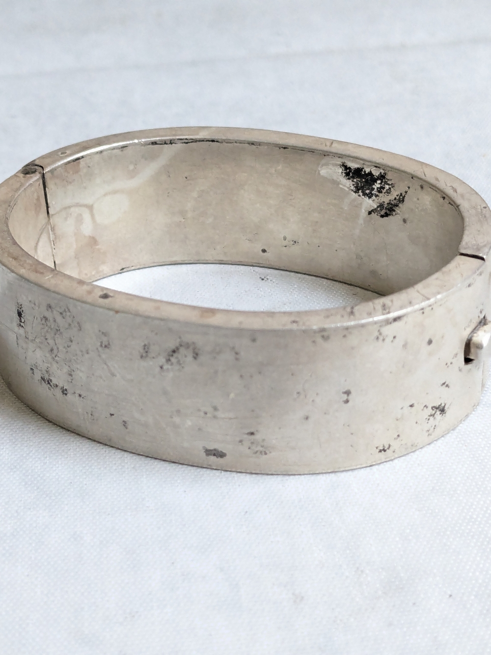 Vintage Sterling Silver Hinged Oval Bangle Bracelet 7" Wide Hollow Avant Garde